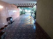 Casa com 3 dormitórios à venda, 200 m² por R$...