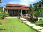 Casa com 3 dormitórios à venda, 200 m² por R$...