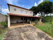 Casa com 3 dormitórios à venda, 200 m² por R$...