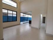 Casa com 3 dormitórios à venda, 200 m² por R$...