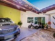 Casa com 3 dormitórios à venda, 200 m² por R$ 650.000,00...
