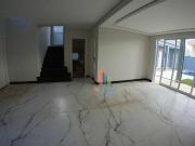 Casa com 3 dormitórios à venda, 207 m² por R$...