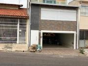 Casa com 3 dormitórios à venda, 209 m² por R$ 750.000,00...