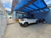 Casa com 3 dormitórios à venda, 210 m² por R$...