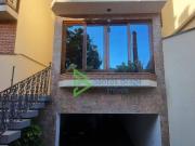 Casa com 3 dormitórios à venda, 210 m² por R$...