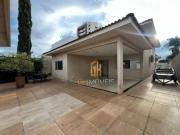 Casa com 3 dormitórios à venda, 210 m² por R$...