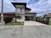 Casa com 3 dormitórios à venda, 210 m² por R$...