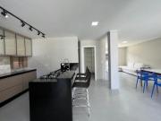 Casa com 3 dormitórios à venda, 210 m² por R$...