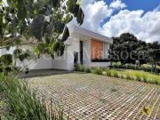 Casa com 3 dormitórios à venda, 210 m² por R$...