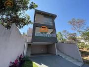 Casa com 3 dormitórios à venda, 211 m² por R$...