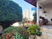 Casa com 3 dormitÃ³rios Ã venda, 211 mÂ² por R$...