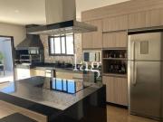 Casa com 3 quartos à venda, 212 m² por R$ 1.500.000...