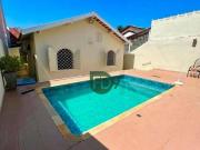 Casa com 3 dormitórios à venda, 213 m² por R$...