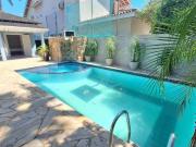 Casa com 3 dormitórios à venda, 213 m² por R$...