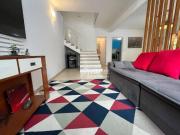 Casa com 3 dormitórios à venda, 215 m² por R$...