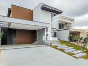 Casa com 3 dormitórios à venda, 216 m² por R$...