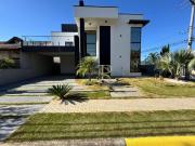 Casa com 3 dormitórios à venda, 216 m² por R$...