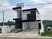 Casa com 3 dormitórios à venda, 216 m² por R$...