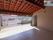 Casa com 3 dormitórios à venda, 217 m² por R$...