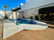 Casa com 3 dormitórios à venda, 217 m² por R$...