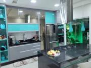 Casa com 3 dormitórios à venda, 220 m² por R$...