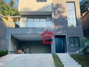 Casa com 3 dormitórios à venda, 220 m² por R$...