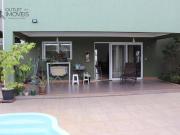 Casa com 3 dormitórios à venda, 220 m² por R$...