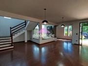 Casa com 3 dormitórios à venda, 220 m² por R$...