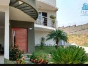 Casa com 3 dormitórios à venda, 220 m² por R$...