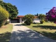 Casa com 3 dormitórios à venda, 220 m² por R$...