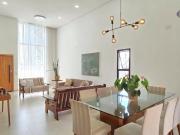 Casa com 3 dormitórios à venda, 220 m² por R$...