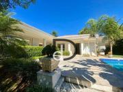 Casa com 3 dormitórios à venda, 220 m² por R$...