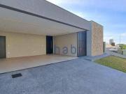 Casa com 3 dormitórios à venda, 220 m² por R$...