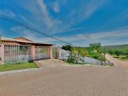 Casa com 3 dormitórios à venda, 220 m² por R$ 880.000,00...