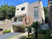 Casa com 3 dormitórios à venda, 221 m² por R$...