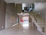 Casa com 3 dormitórios à venda, 221 m² por R$...