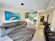 Casa com 3 dormitórios à venda, 222 m² por R$...