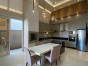 Casa com 3 dormitórios à venda, 225 m² por R$...