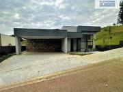 Casa com 3 dormitórios à venda, 228 m² por R$...