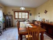 Casa com 3 dormitórios à venda, 229 m² por R$...