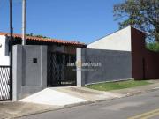 Casa com 3 dormitórios à venda, 229 m² por R$...