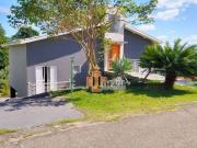 Casa com 3 dormitórios à venda, 230 m² por R$...