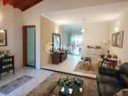 Casa com 3 dormitórios à venda, 230 m² por R$...