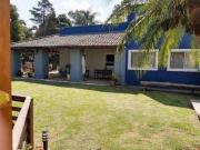 Casa com 3 dormitórios à venda, 230 m² por R$...