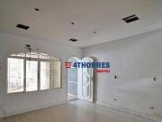 Casa com 3 dormitórios à venda, 230 m² por R$...