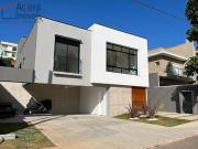 Casa com 3 dormitórios à venda, 230 m² por R$...