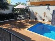 Casa com 3 dormitórios à venda, 230 m² por R$...