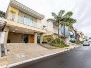 Casa com 3 dormitórios à venda, 230 m² por R$...