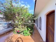 Casa com 3 dormitórios à venda, 233 m² por R$...