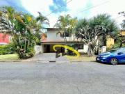 Casa com 3 dormitórios à venda, 233 m² por R$...